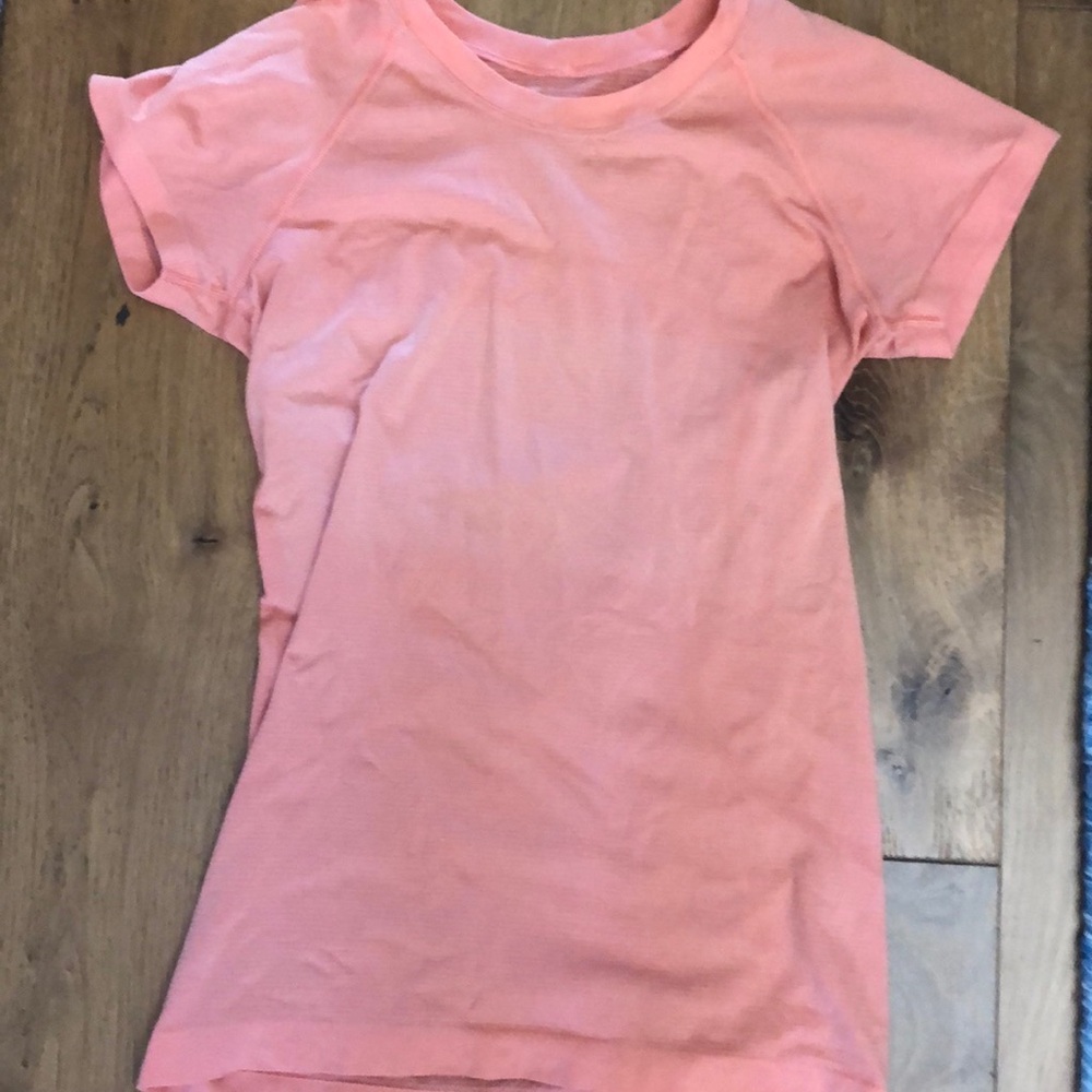 Peach Swiftly Tech Lululemon Size 6!! - image 1